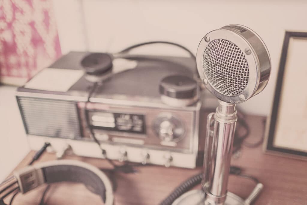 Mikrophone mit Tonbandgerät aus des 1970er Jahren